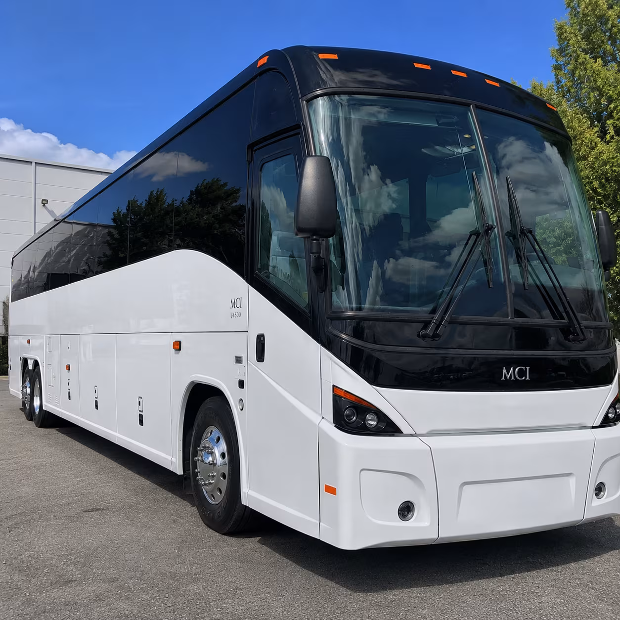 finding airport transportation for sports teams and university groups in rhode island