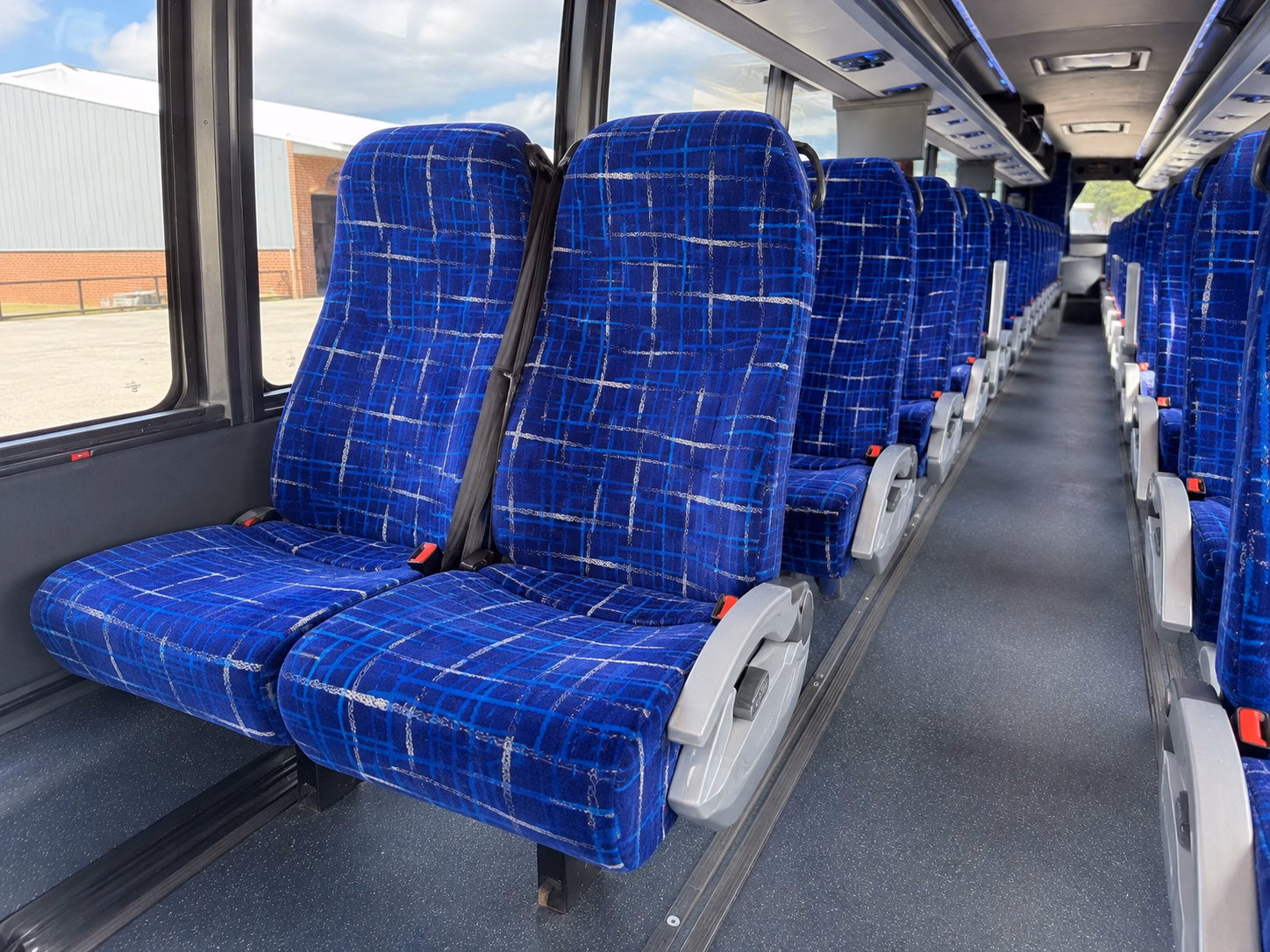 south county winery shuttles to leyden farm and langworthy farm from warwick